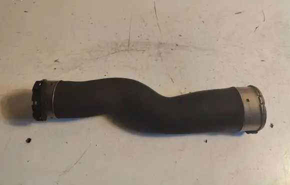 BMW 5 F10 F11 Intercooler hose/pipe 521108A