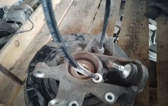 Mercedes-Benz ML W164 Rear wheel hub