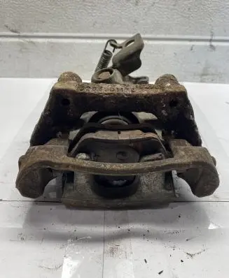 Ford Mondeo Mk III Rear brake caliper