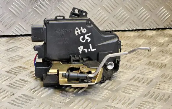 Audi A6 S6 C5 4B Front door lock 52963845