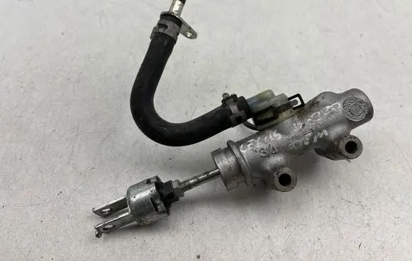 Lexus IS 220D-250-350 Clutch master cylinder 