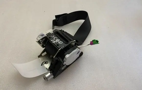 Volvo XC60 Rear seatbelt 39818864