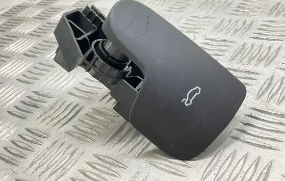 Engine bonnet (hood) release handle
