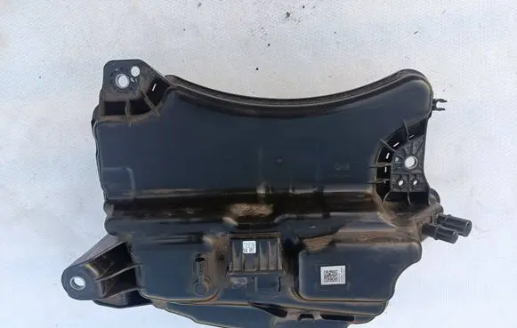 Skoda Octavia Mk4 AdBlue liquid reservoir 5WA131877E 5Q0131969E