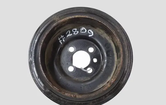 Volkswagen PASSAT B6 Crankshaft pulley 03G105243
