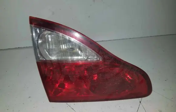 Toyota Avensis Verso Tailgate rear/tail lights