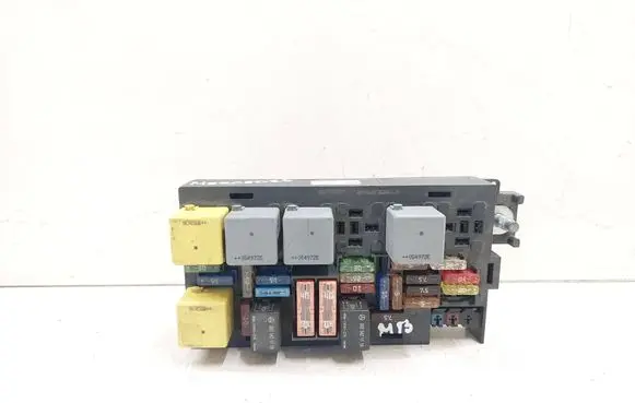 Mercedes-Benz R W251 Fuse module A1645400672 5072426 8100905