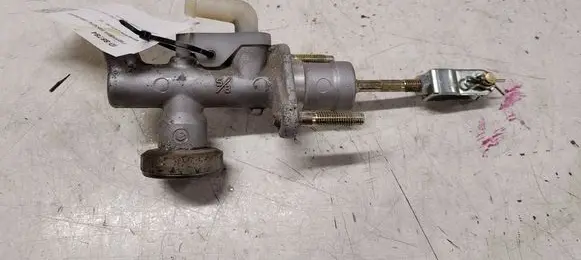 Nissan Almera N16 Master brake cylinder