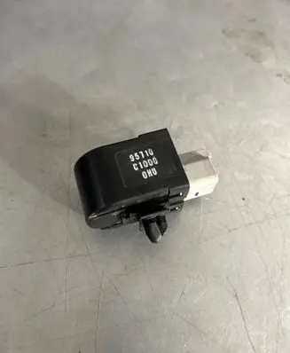 Horn buzzer relay