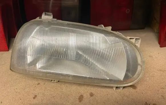 Volkswagen Golf III Headlight/headlamp 1847 1847R