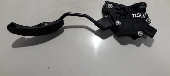 Toyota Auris 150 Accelerator throttle pedal 7811012030 78110-12030
