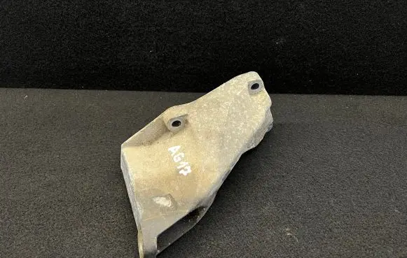Volkswagen PASSAT B5.5 Engine mounting bracket 8DO199307PMGH