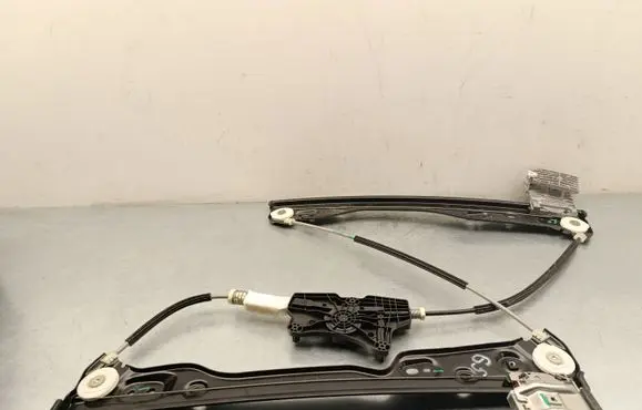 Tesla Model Y Front window lifting mechanism without motor G34867100