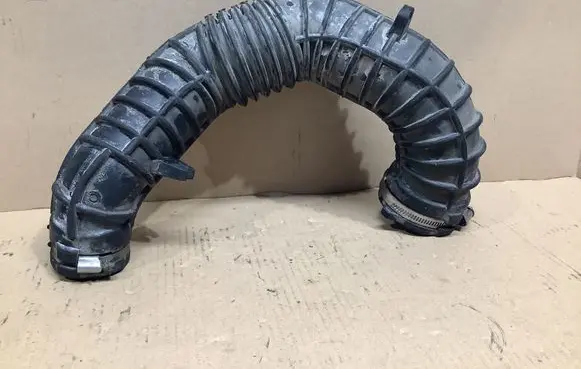 Nissan Primastar Intercooler hose/pipe