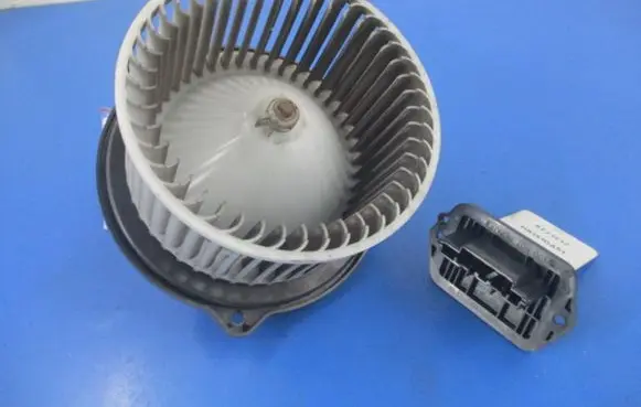 Mazda 2 Heater fan/blower 872700-0690