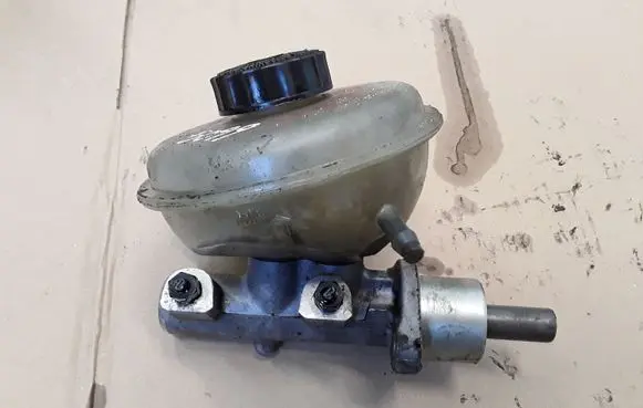 Audi A6 S6 C4 4A Master brake cylinder 8D0611301