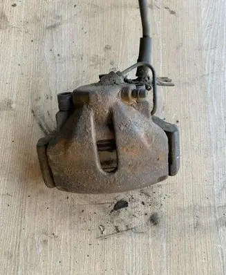 Volkswagen Multivan T5 Rear brake caliper