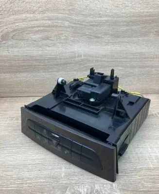 Mercedes-Benz E W211 Hazard light switch A2116800552