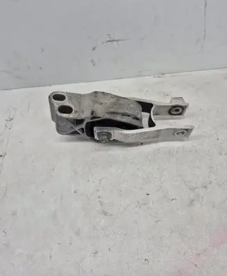 Volvo XC40 Engine mount bracket 32137250