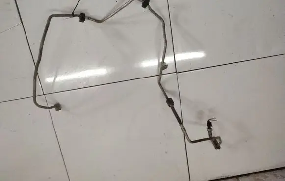 Air conditioning (A/C) pipe/hose
