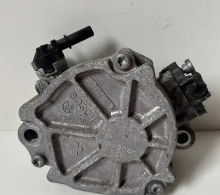 Peugeot 2008 I Vacuum pump 9804021880