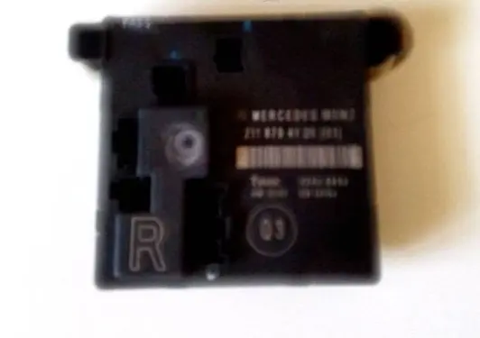 Mercedes-Benz E W211 Door central lock control unit/module 2118704126 00006805
