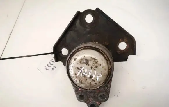Mazda 2 Engine mount bracket