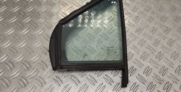 Toyota Yaris Front door vent window glass four-door 