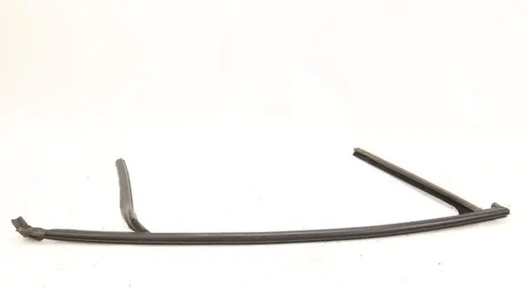 Alfa Romeo Giulietta Rubber seal tailgate window/glass 5779689