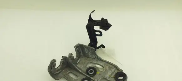 KIA Sportage Gear shift cable bracket 