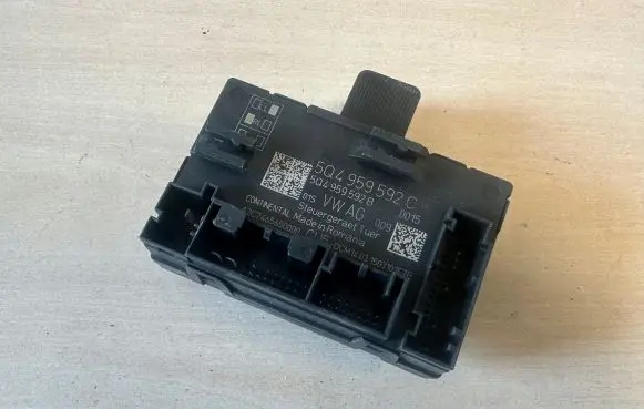 Volkswagen Golf VII Door control unit/module 5Q4959592C