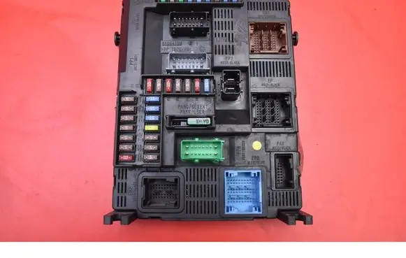 Peugeot 2008 I Fuse box set 9678355880