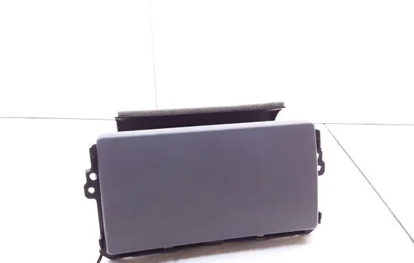 Cup holder front