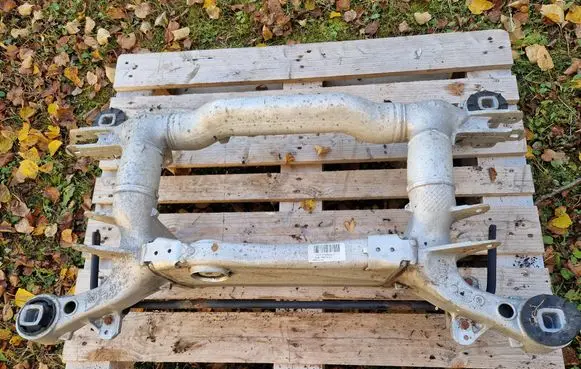 BMW 5 E60 E61 Rear subframe 6770827