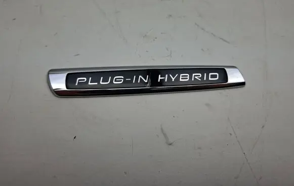 Volvo V60 Fender model badge letters 