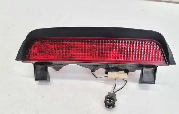 Dodge Durango Third/center stoplight 155055130 E130198