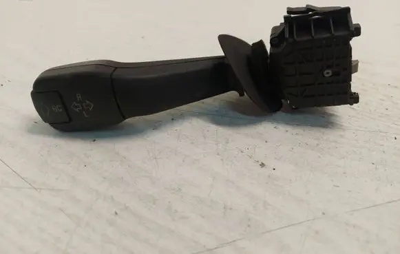 BMW 5 E39 Indicator stalk 8352172 01100410