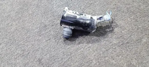 KIA Carnival Windscreen/windshield washer pump