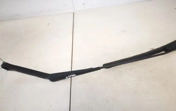 Rover 75 Front wiper blade arm 