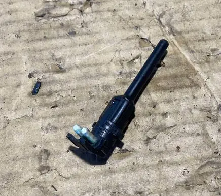 Mercedes-Benz C AMG W202 Coolant level sensor 2105450024 4955