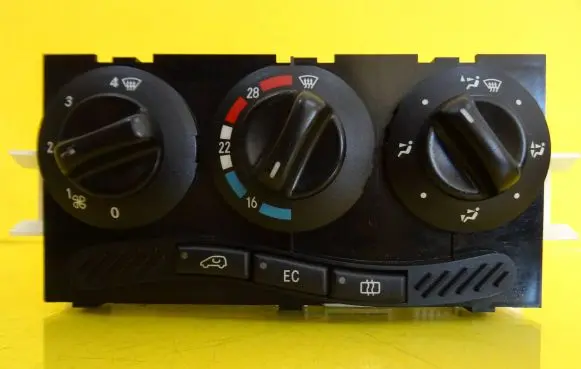 Mercedes-Benz A W168 Climate control unit 1688300485