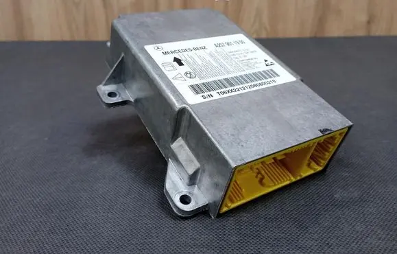 Mercedes-Benz E A207 Airbag control unit/module 2079011900 A2079011900 5WK44073