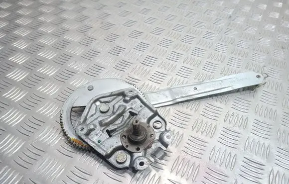 Rear door manual window regulator