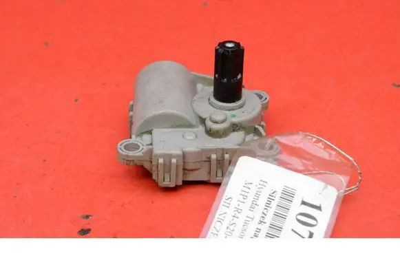 Hyundai Tucson JM Air flap motor/actuator D267NFFAA01