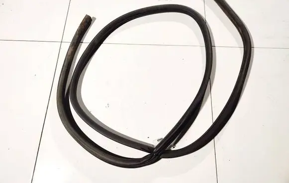 Mitsubishi Colt Rubber seal front coupe door 