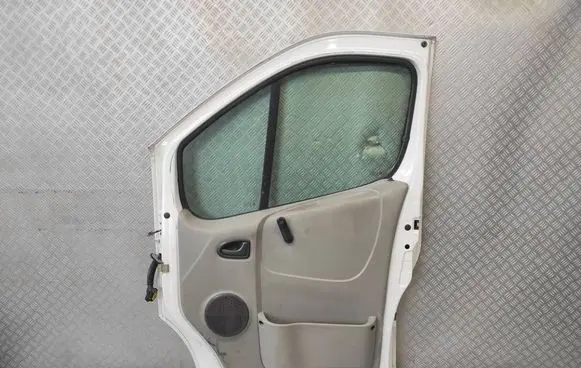 Opel Vivaro Front door