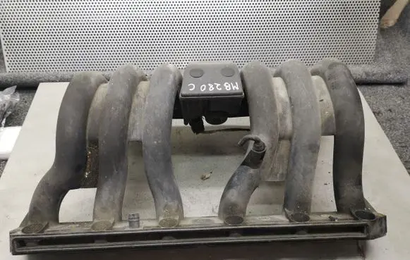 Mercedes-Benz E W124 Intake manifold 1041403801