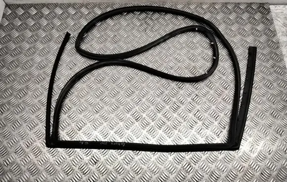 Subaru Forester SH Rubber seal rear door 
