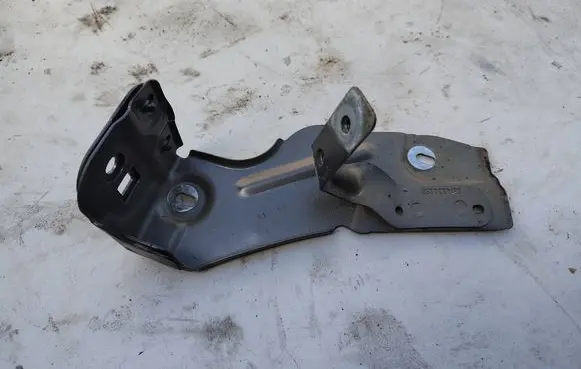 Renault Fluence Fender mounting bracket 631430025R 625619299R