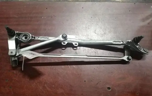Front wiper linkage